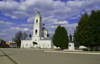 Собор Святых Первоверховных Апостолов Петра и Павла в городе Таруса