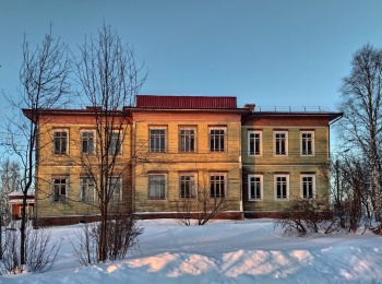 Здание Ломоносовского сельского народного училища в Холмогорах