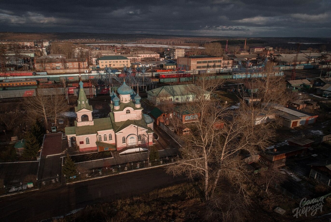 Храм святого благоверного князя Александра Невского на фотографии: архитектурный облик и окружение