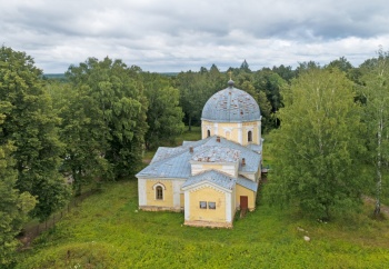 Церковь иконы Божией Матери «Знамение» в усадьбе Знаменское-Раёк
