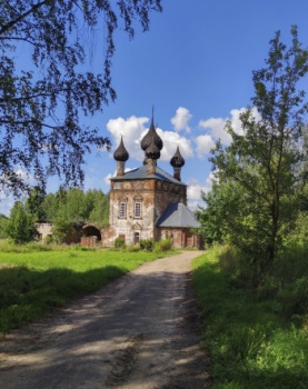 Храм Воскресения Христова в селе Григорцево