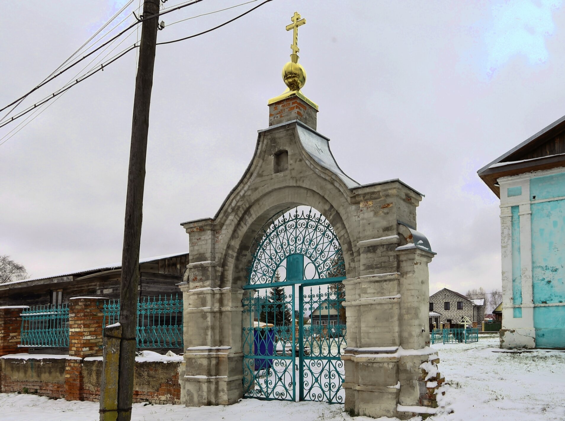 Входная арка Церкви Ильи Пророка в селе Малое Ильинское