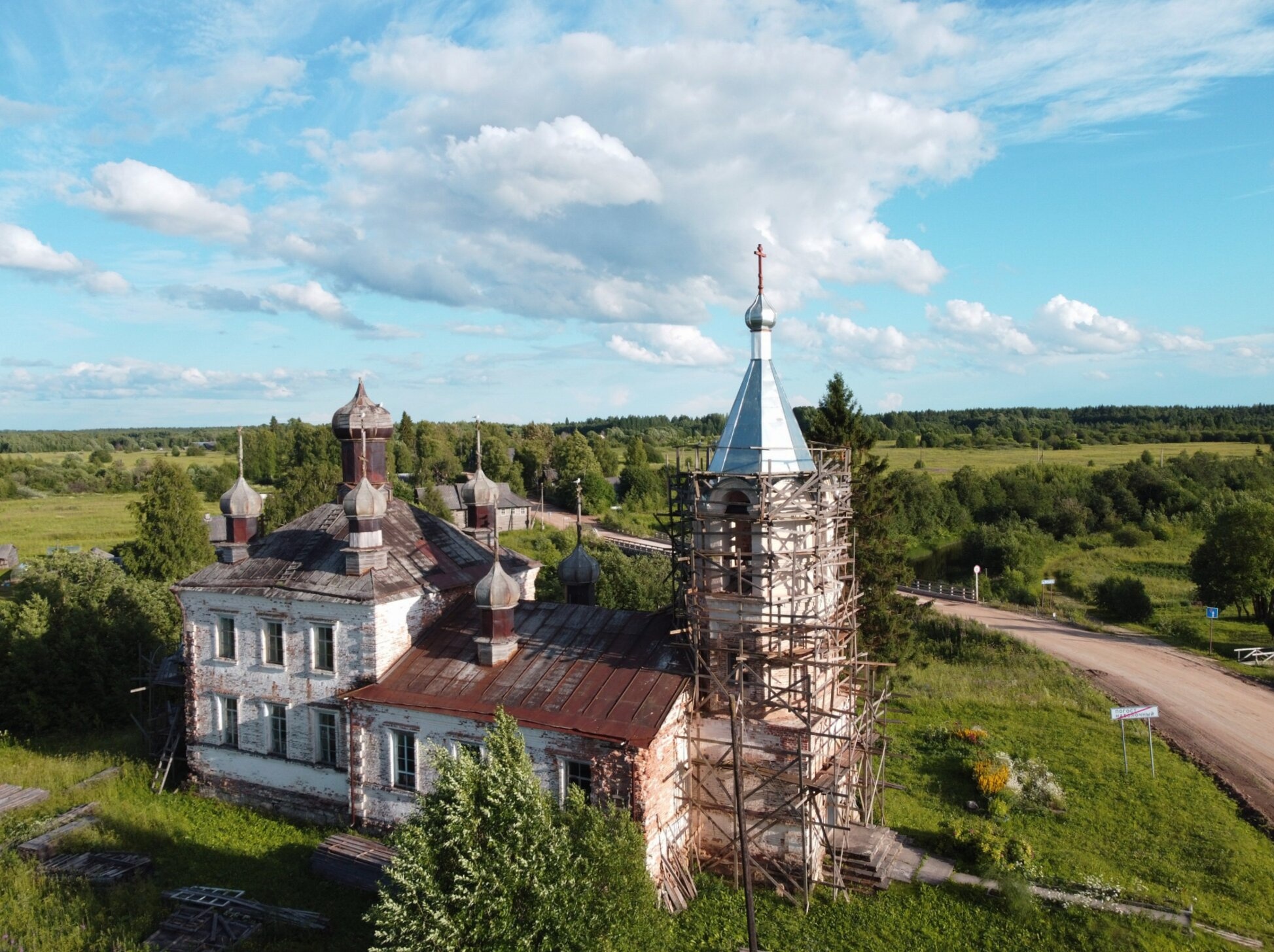 Храм святого Георгия Победоносца в деревне Наволочное