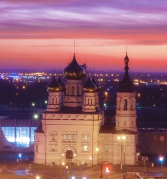 Александро-Невский собор в Твери в лучах заката