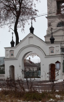 Святые ворота храма Богоявления Господня в Бисерово