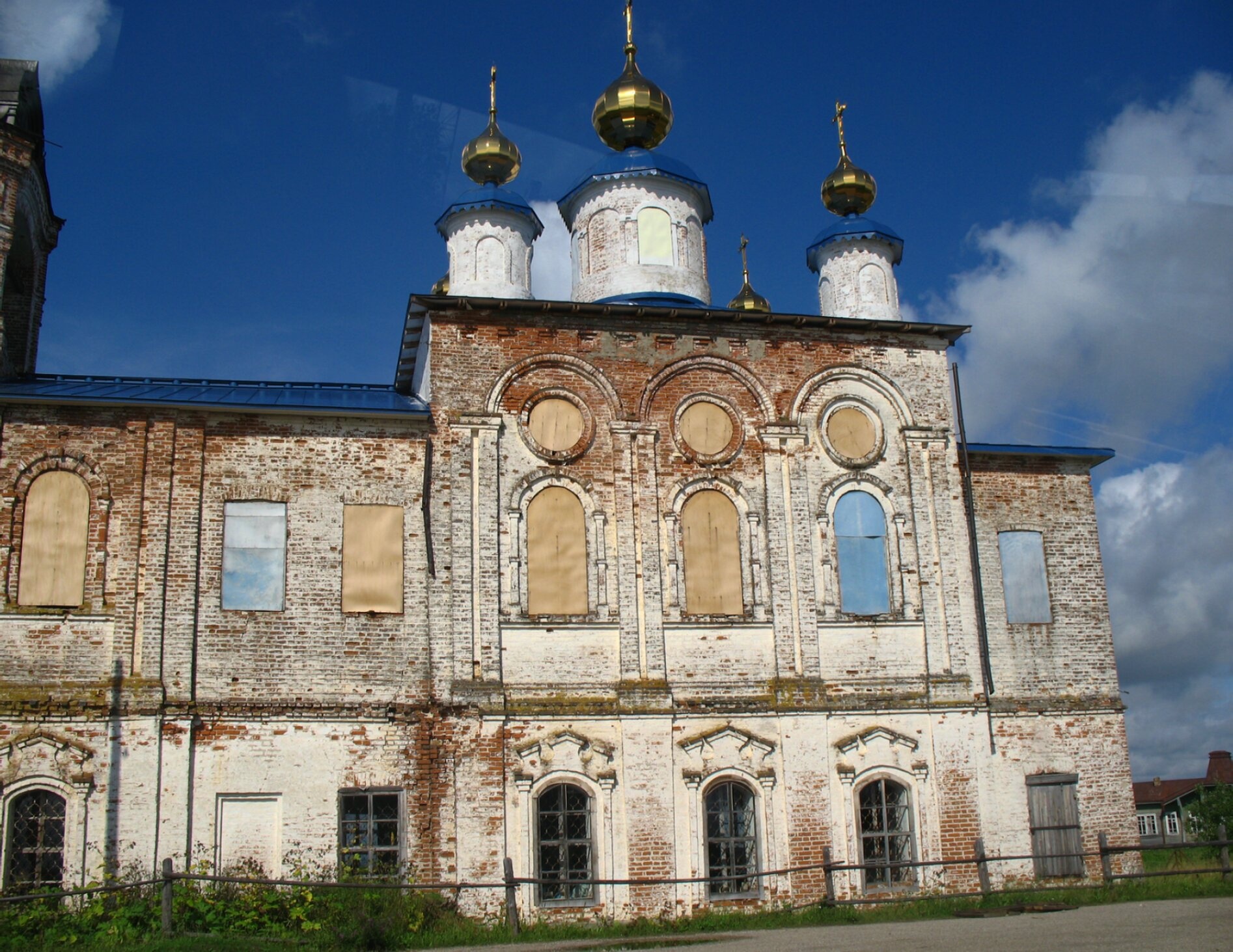 Богоявленский храм в селе Ляли