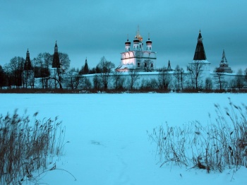 Иосифо-Волоцкий ставропигиальный монастырь в зимнем убранстве