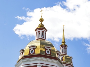 Купола Спасского собора Трифонова монастыря в Кирове