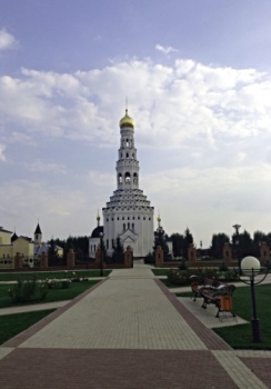 Храм Святых Апостолов Петра и Павла на Прохоровском поле