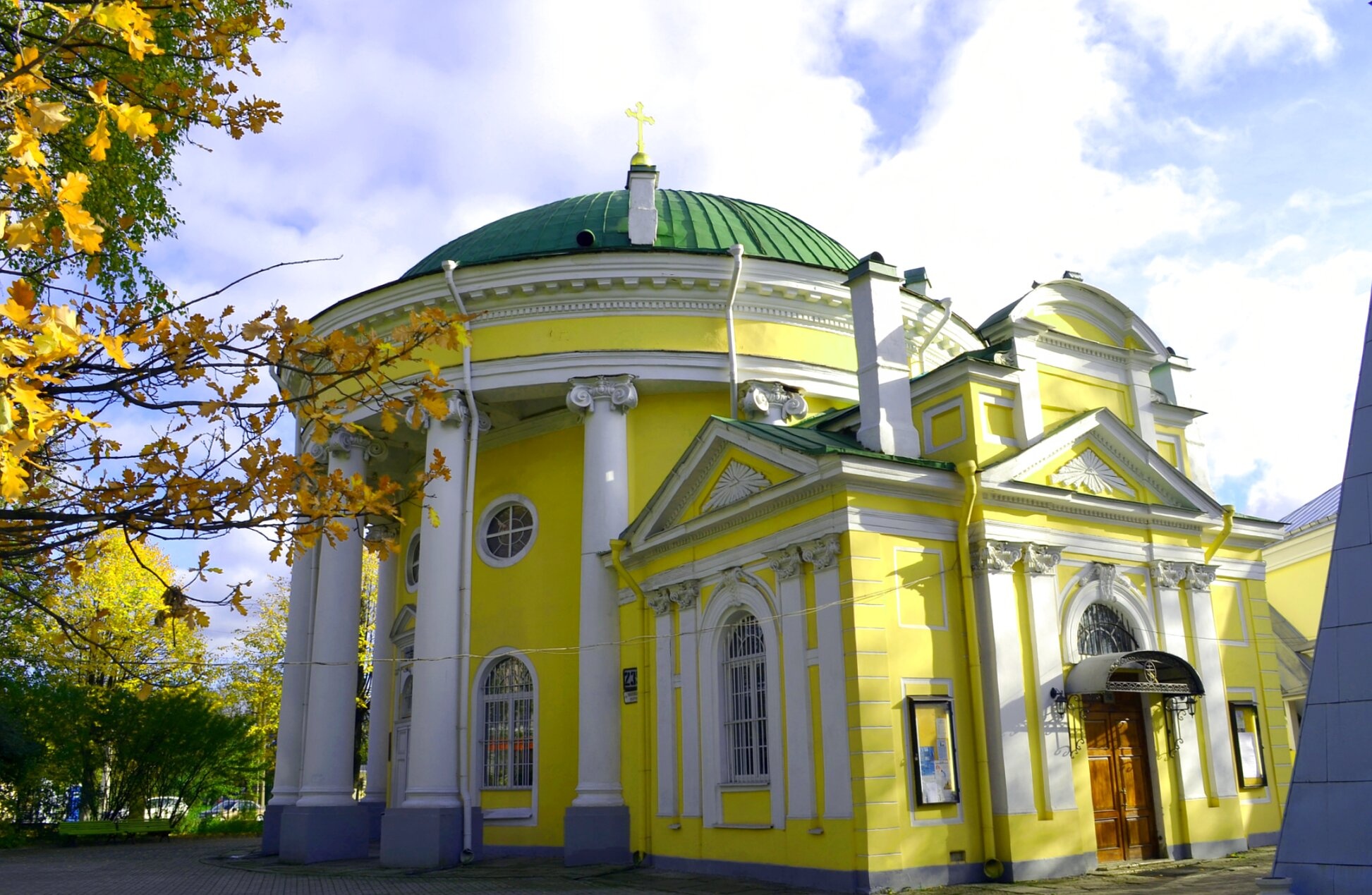 Троицкая церковь «Кулич и Пасха» – архитектурный символ Санкт-Петербурга