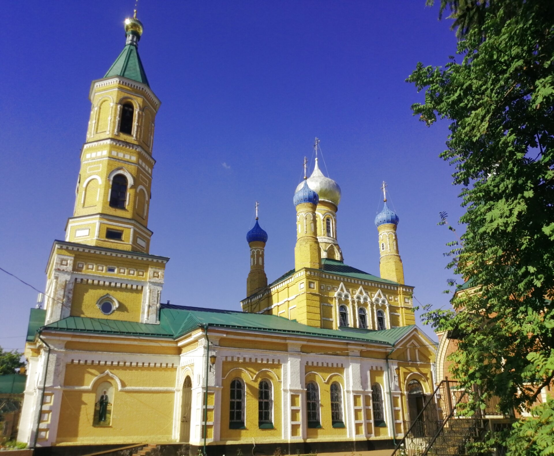 Димитриевский мужской монастырь в Оренбурге: Храм Димитрия Солунского