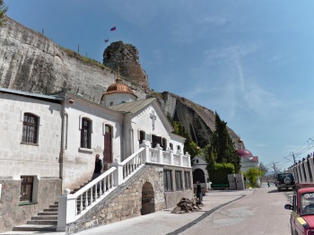 Инкерманский Свято-Климентовский пещерный мужской монастырь