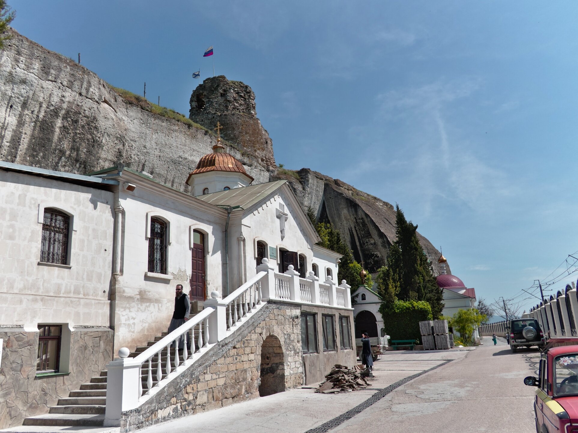 Инкерманский Свято-Климентовский пещерный мужской монастырь