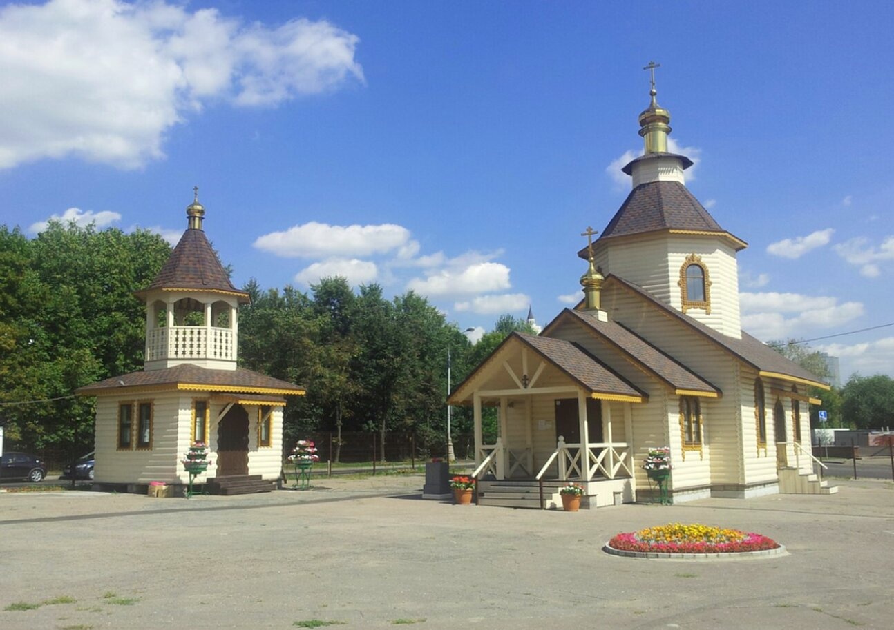 Деревянный храмовый комплекс в честь Смоленской иконы Божией Матери в Фили-Давыдково