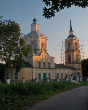 Церковь Троицы Живоначальной в селе Голочёлово