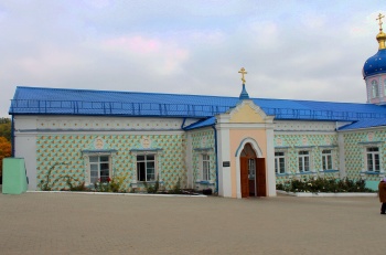 Крестовоздвиженский собор Курской Коренной пустыни