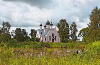 Церковь Живоначальной Троицы в селе Уницы