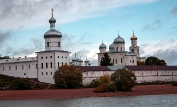 Свято-Юрьев мужской монастырь в Великом Новгороде
