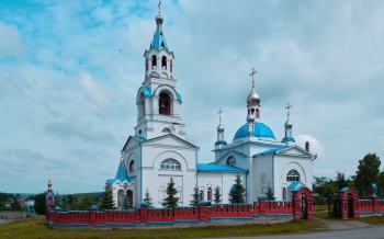 Храм Успения Пресвятой Богородицы в поселке Новоуткинск
