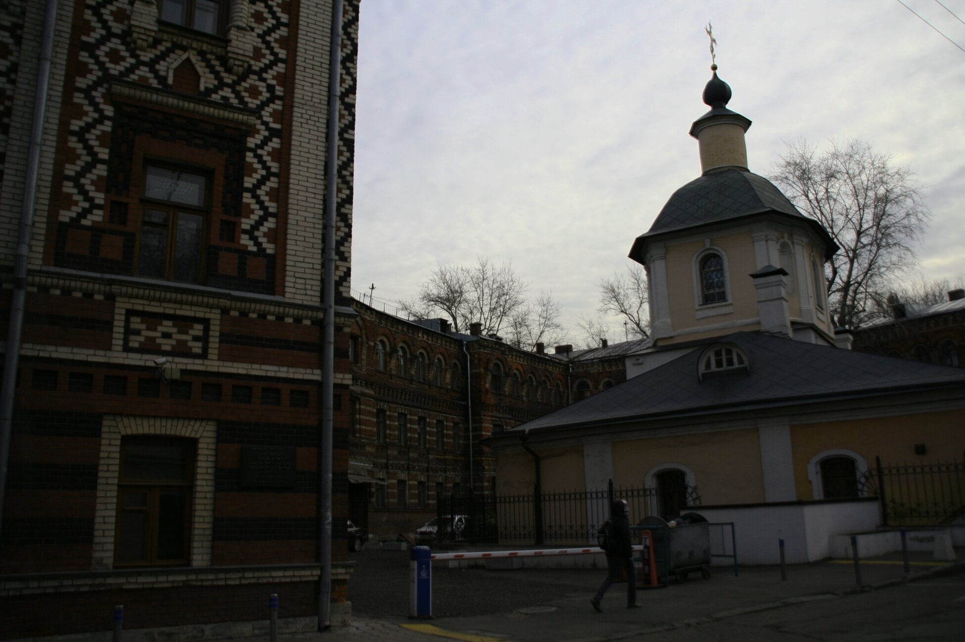 Храм Преподобного Сергия Радонежского в Крапивниках