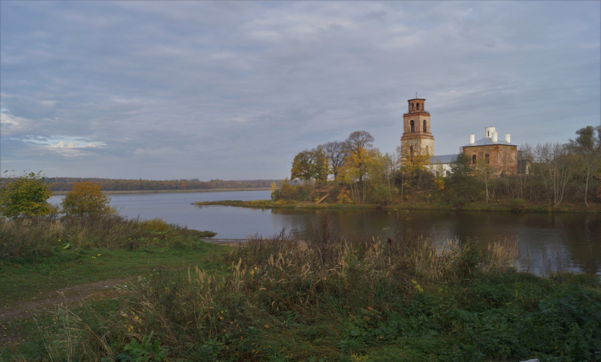 Церковь Смоленской иконы Божией Матери в селе Устье