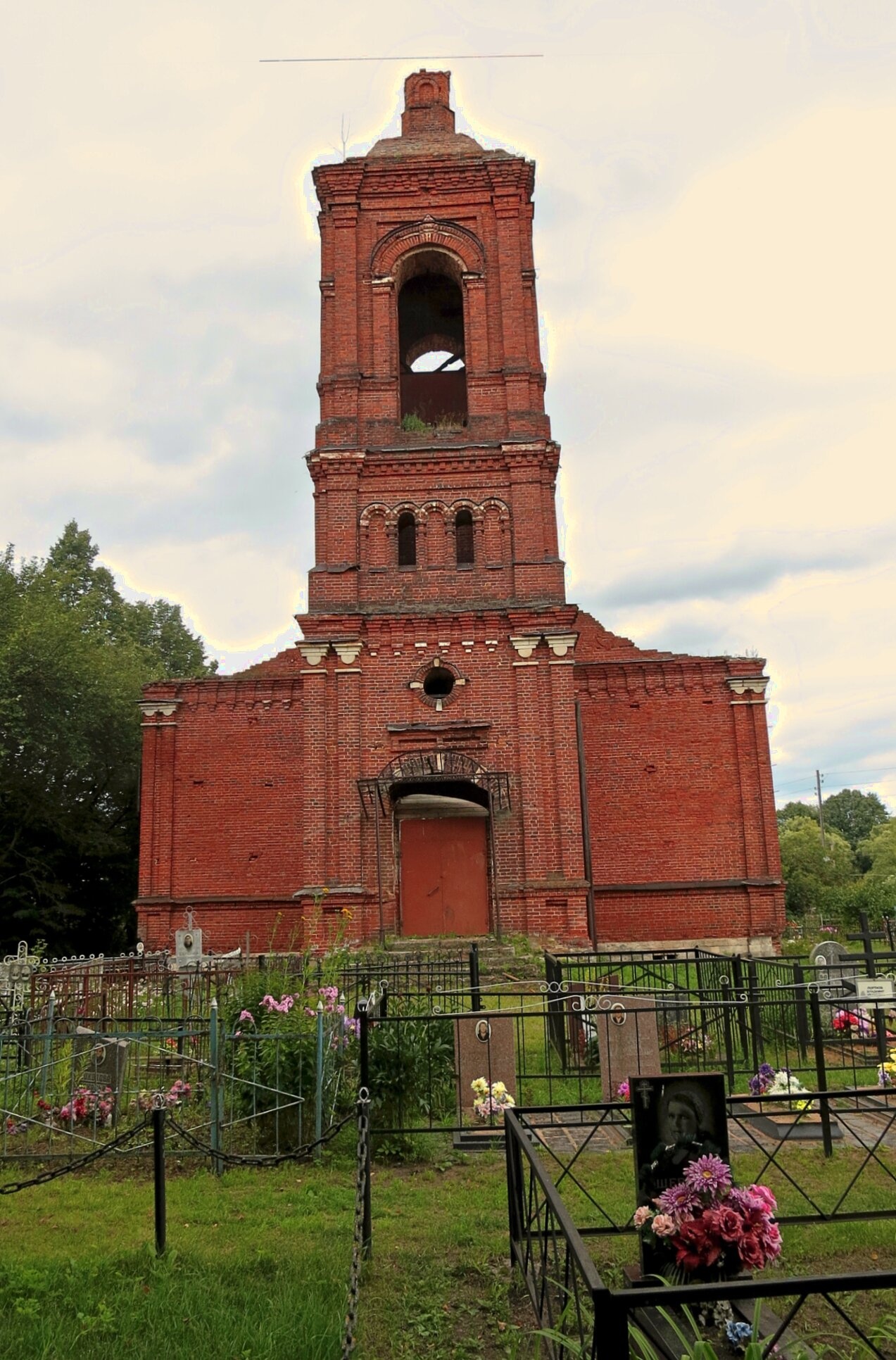 Церковь Казанской иконы Божией Матери в селе Трехсвятском
