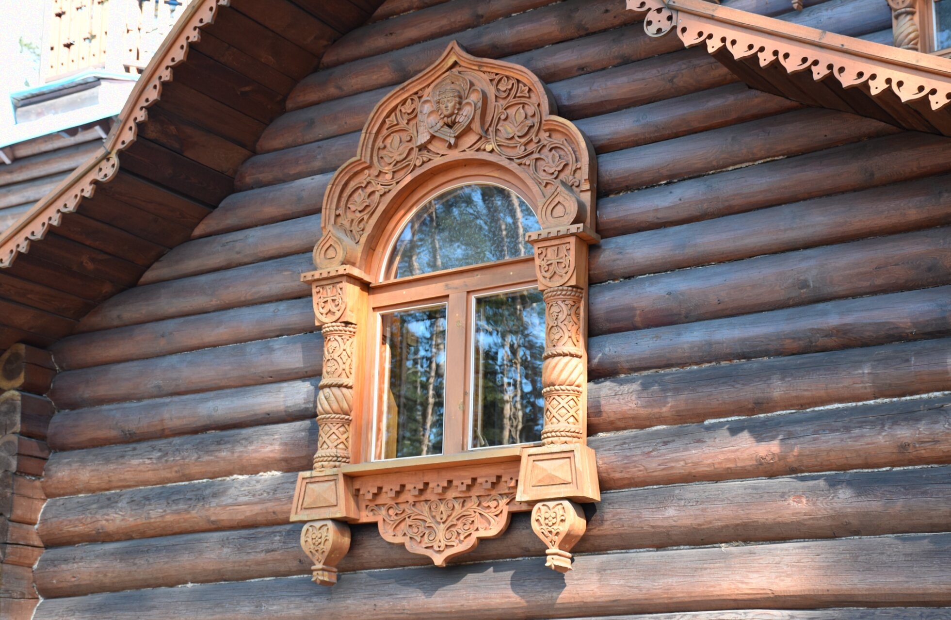 Резное окно Церкви Коневской иконы Божией Матери в Сапёрном