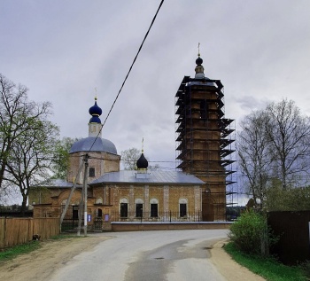 Храм Преображения Господня в селе Спас-Темня