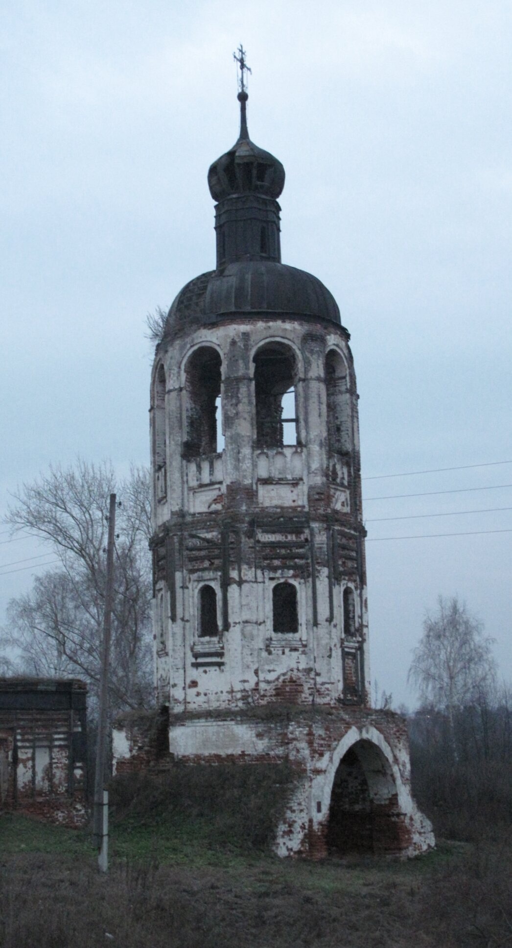 Колокольня церкви Страстной иконы Божией Матери в селе Палец