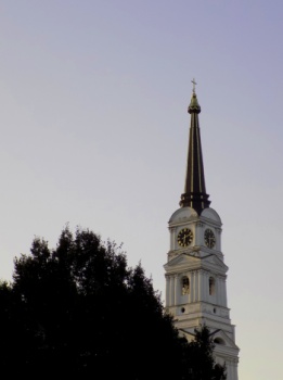 Колокольня Успенского собора в городе Рыльске