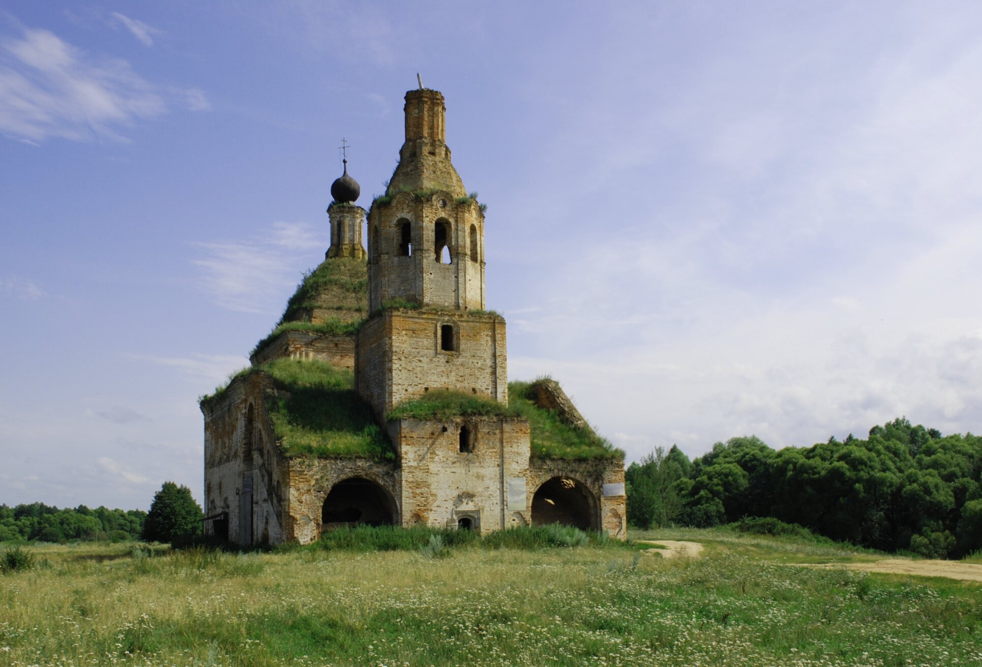 Успенская церковь в селе Боровенск