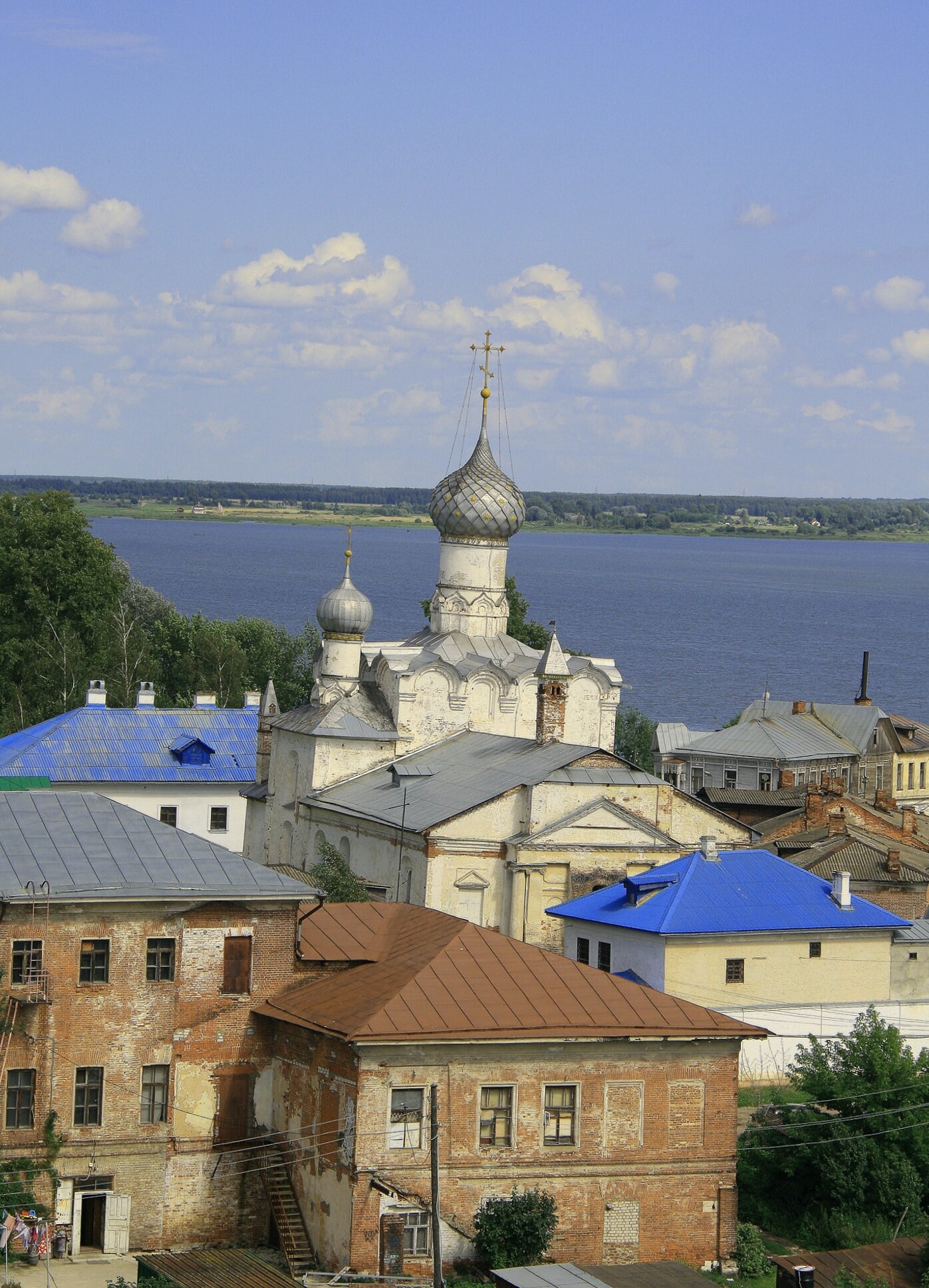 Церковь Тихвинской иконы Божией Матери в Ростове Великом