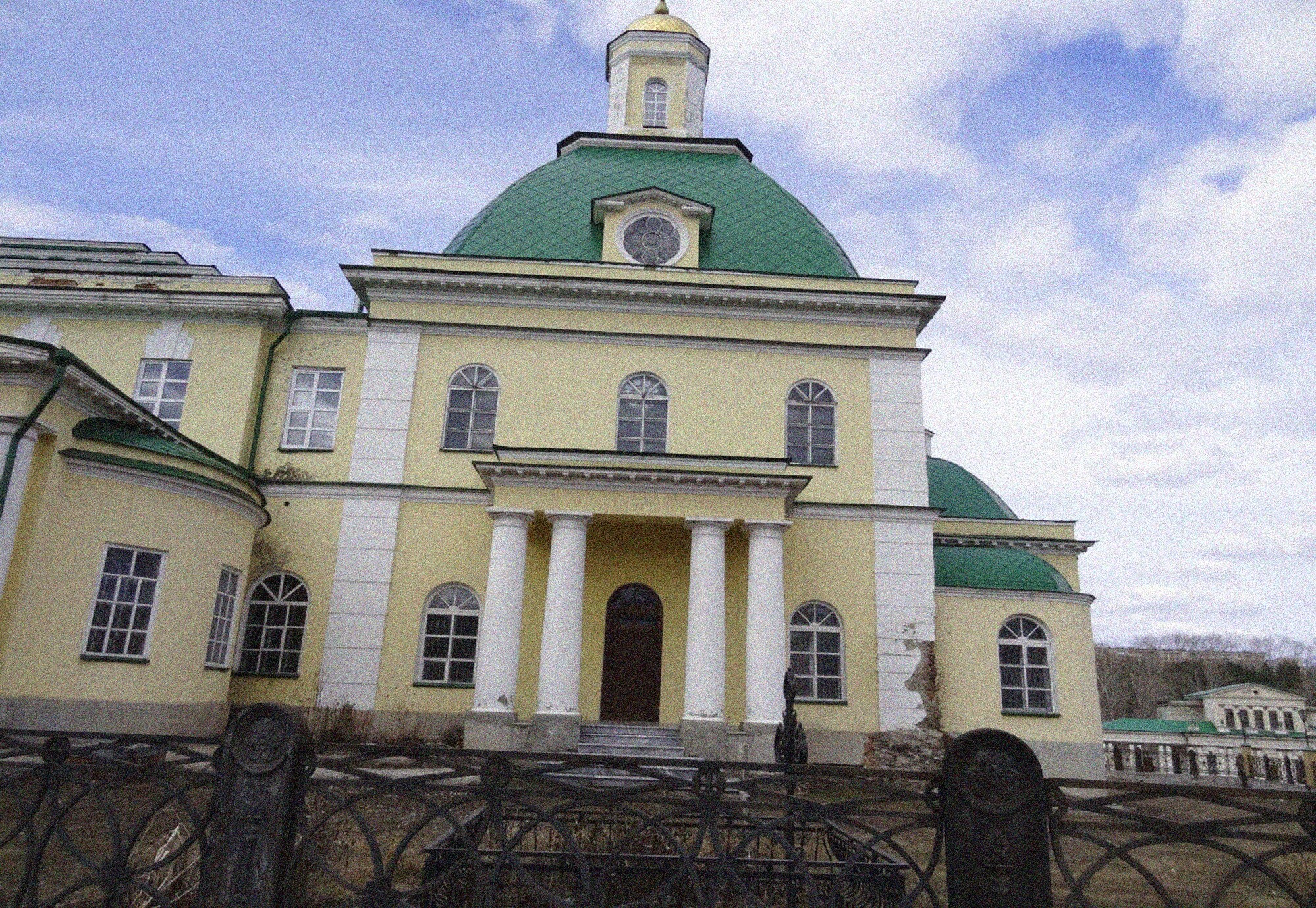 Свято-Троицкий храм в Каменске-Уральском