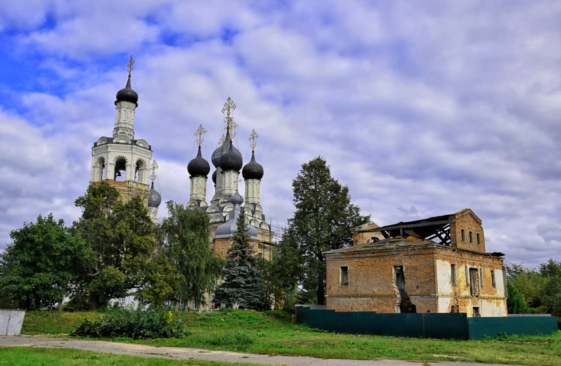 Троицкий храм в селе Дединово