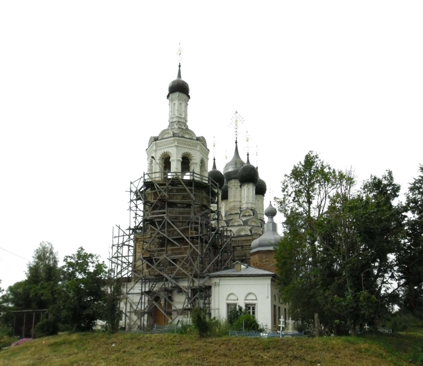 Троицкая церковь в селе Дединово: история и восстановление