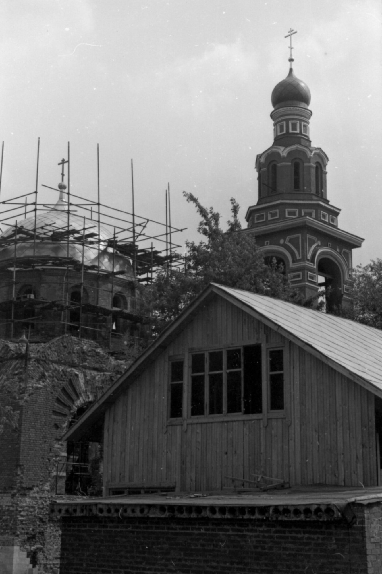 Церковь Троицы Живоначальной в Электроуглях - реставрация 1994 года