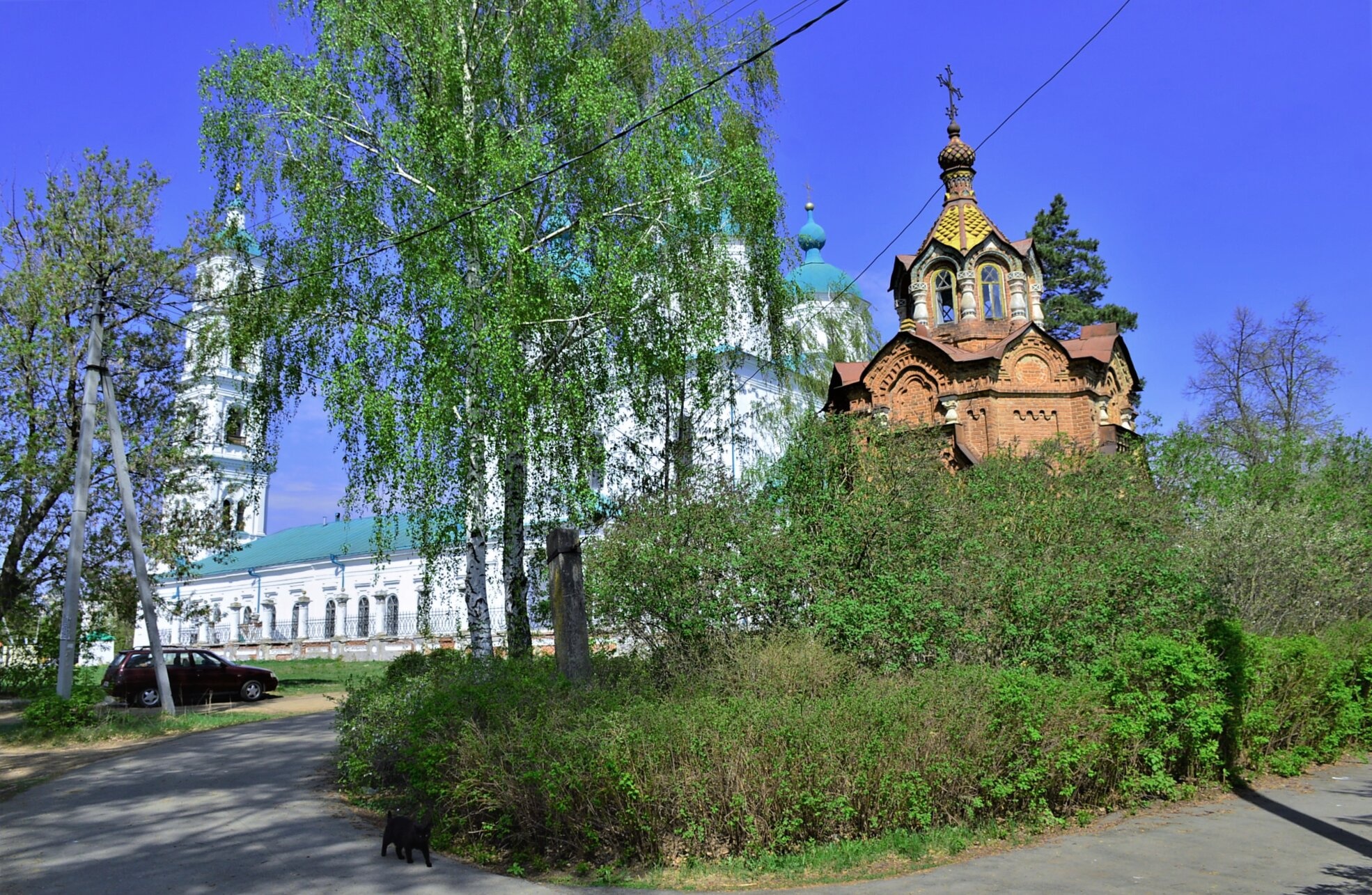 Часовня Александра Невского и Спасский собор в Елабуге