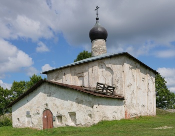 Храм Космы и Дамиана на Гремячей горе в Пскове