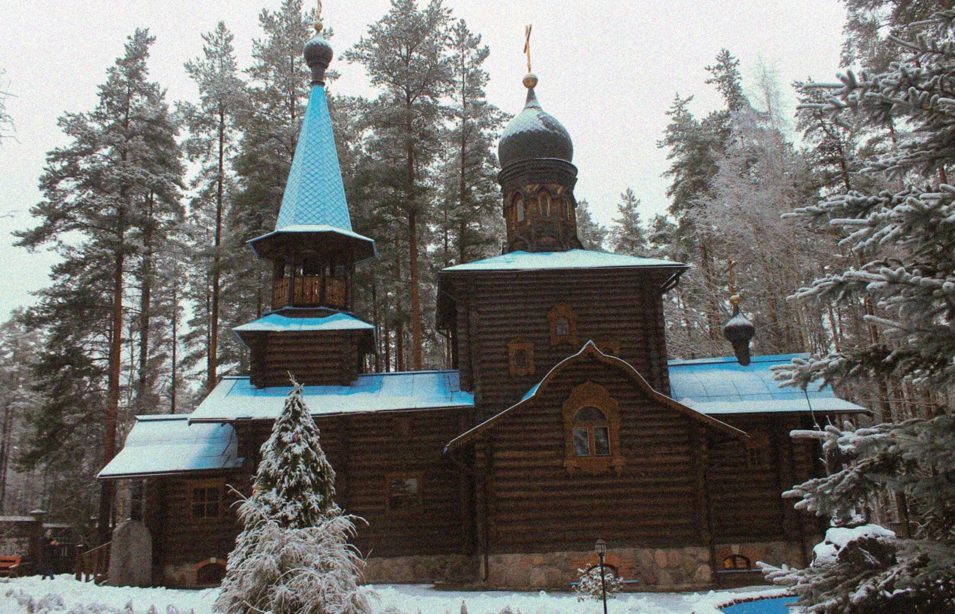 Храм Коневской иконы Божией Матери в зимнем убранстве