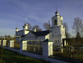 Храм Троицы Живоначальной в селе Каменово