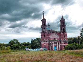 Храм Владимирской иконы Божией Матери в селе Баловнево
