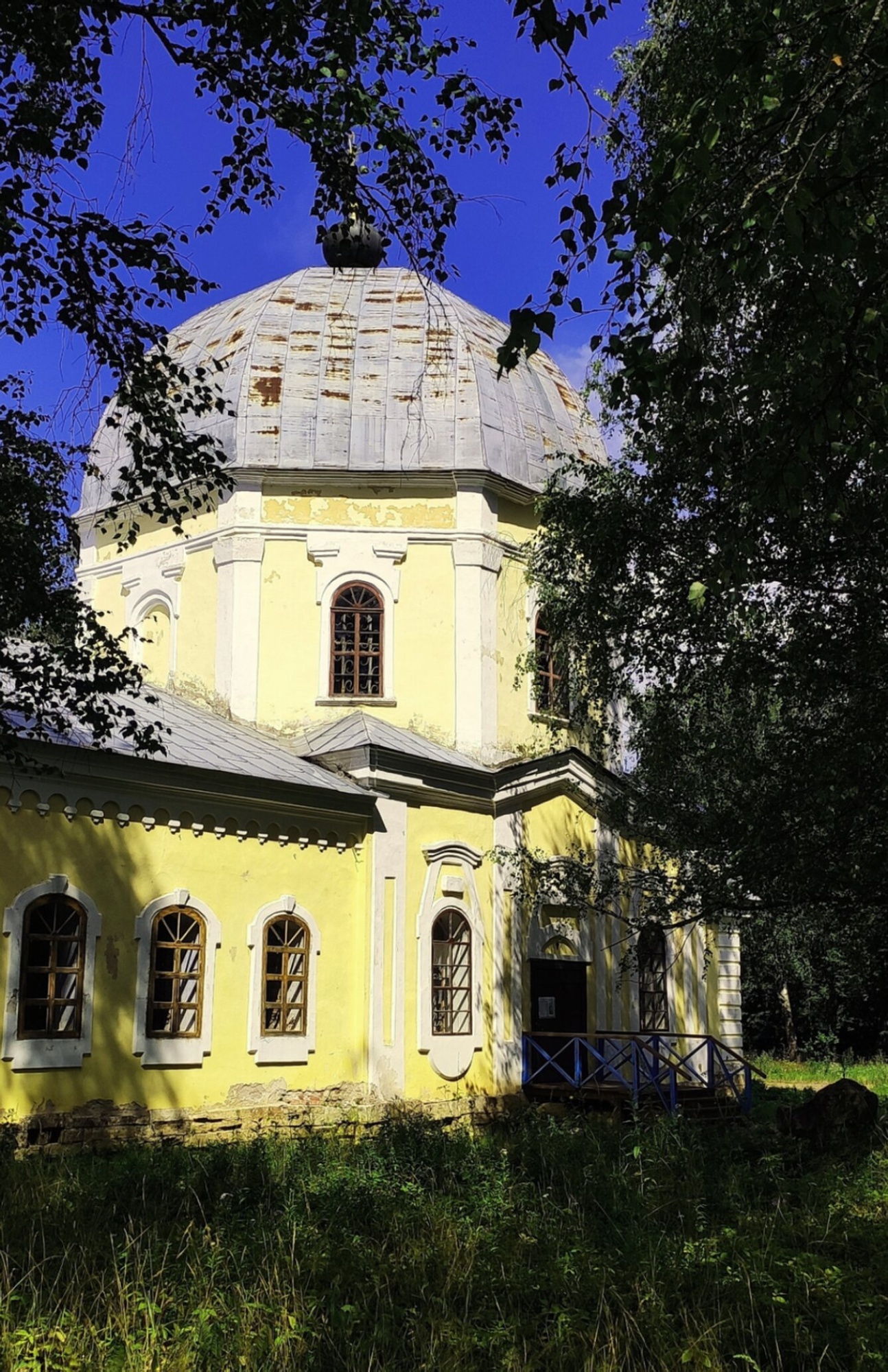 Церковь Знамения Пресвятой Богородицы в усадьбе Знаменское-Раёк