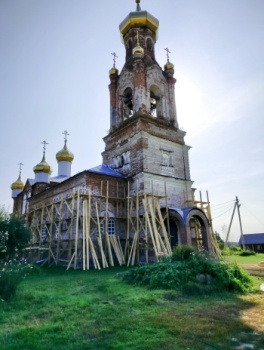 Храм Усекновения Главы Иоанна Предтечи в деревне Крестовское