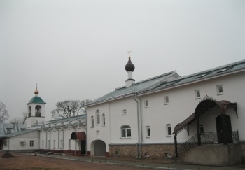 Снетогорский монастырь в Пскове: святая обитель на берегу Великой
