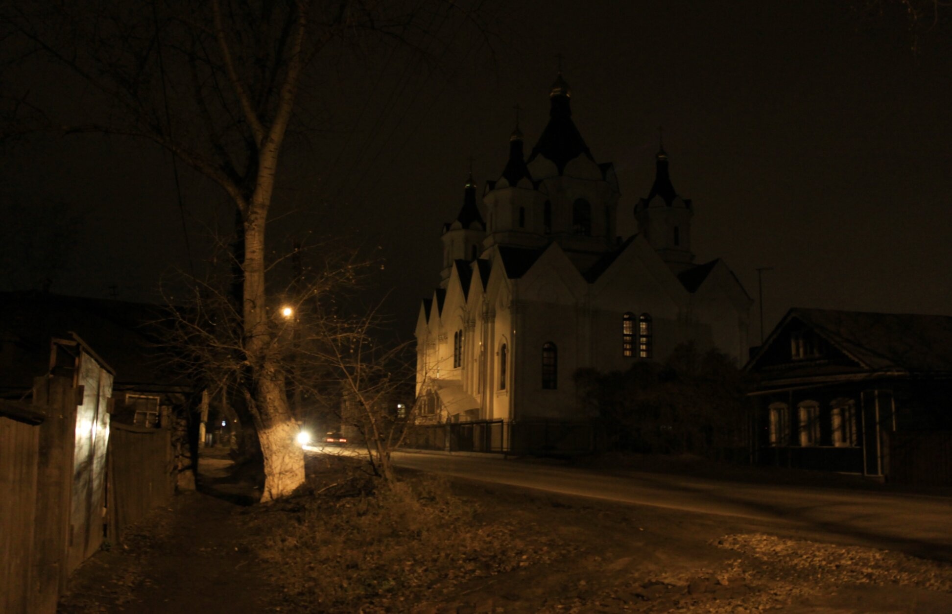 Храм Рождества Христова в Арзамасе в ночной подсветке