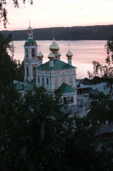 Церковь Воскресения Христова в Плёсе: православная святыня на волжских берегах