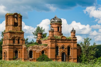 Казанская церковь в селе Никольско-Райское: история в руинах