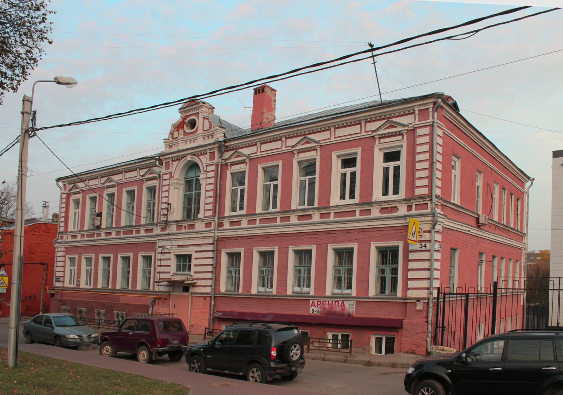 Кованая ограда Вознесенской церкви на Ильинке в Нижнем Новгороде