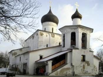 Церковь Василия на Горке в Пскове: зимняя фотография