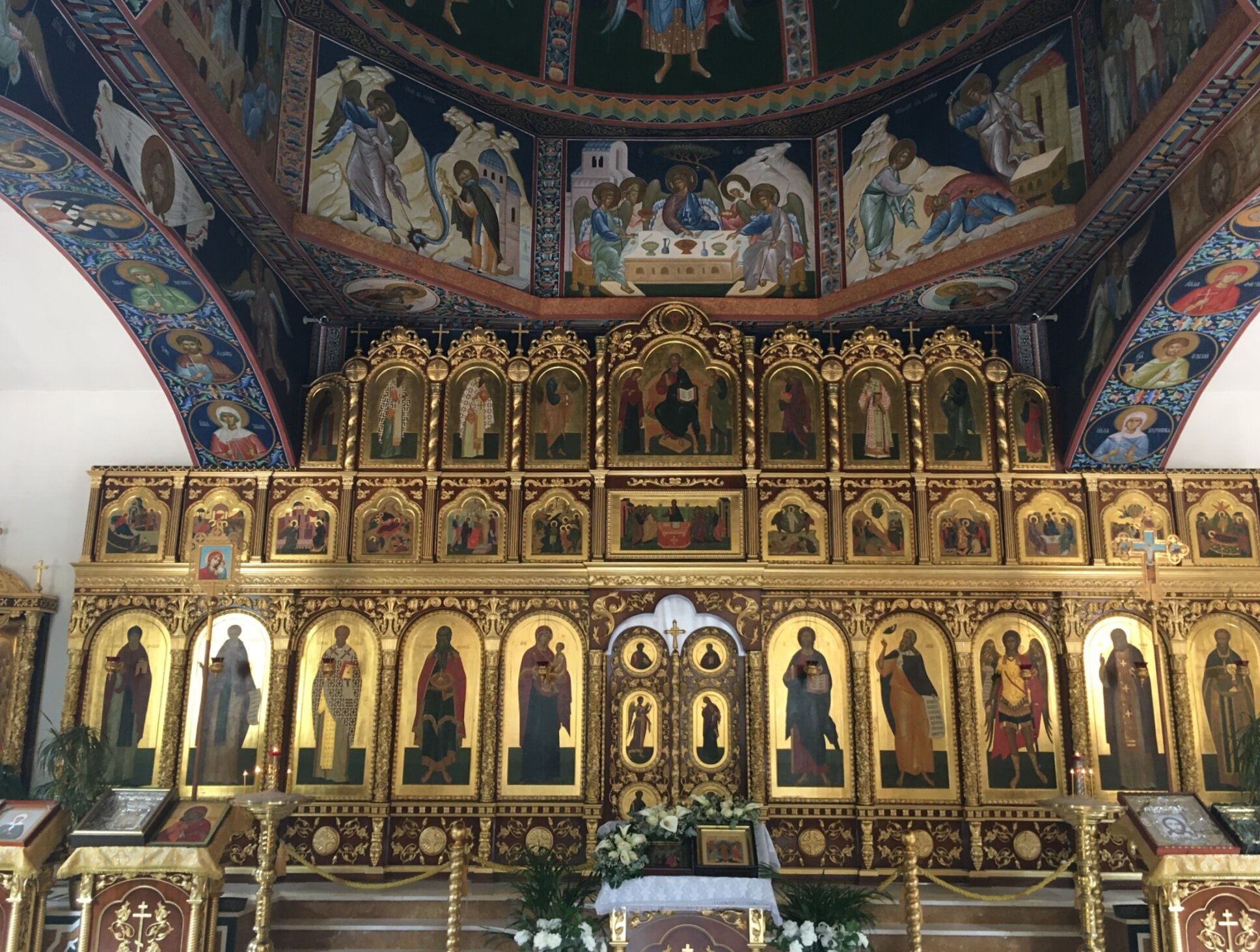Иконостас храма в честь святого Архангела Михаила в Альтее